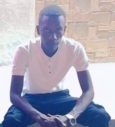 احمد ادم, 25 سنة, رجل