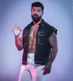 احمد, 25 jaar oud, Man